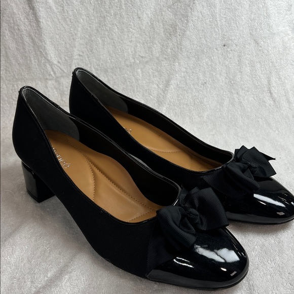 J.Renee Black Patent Bow Heels - Picture 2 of 7